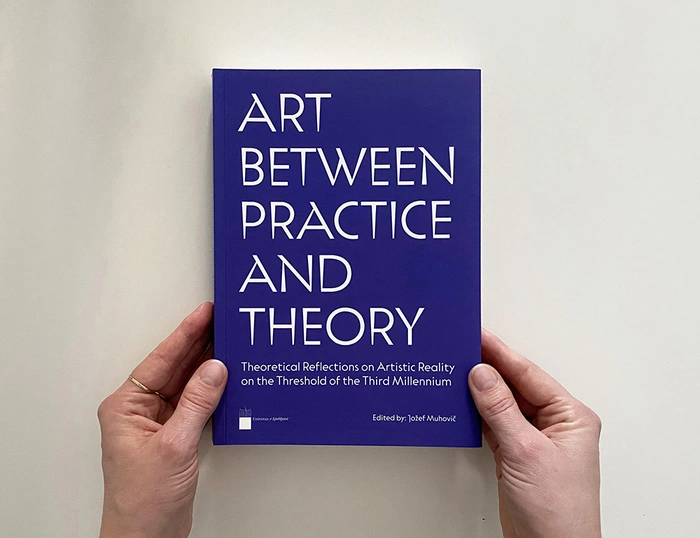 Download Art Between Practice and Theory Font